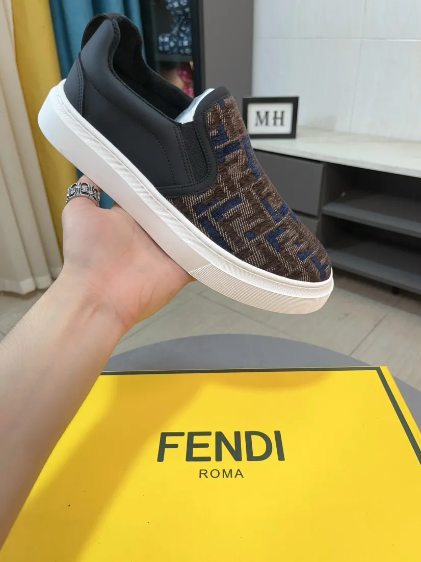 Men's shoes 💰400🌸🌸【FENDI】(velvet lining and leather lining are preferred when ordering) F's new product is on the market, imported concave and convex surface waterproof cloth, classic rhombus pattern F's craftsmanship, high-end and classy, ​​comfortable on the feet, versatile to wear, full of three-dimensional sense, 3 colors available, size: 38-44 (37.45, can be customized, cannot be returned)